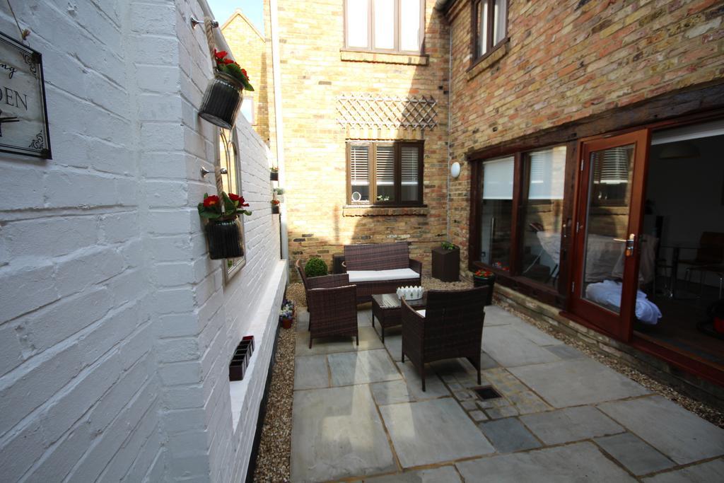 Harpenden House Quarto foto